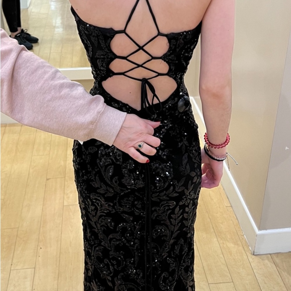 Elegant Black Lace-Up Backless Dress